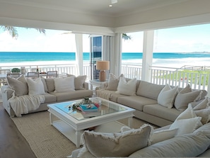 Main Loungeroom