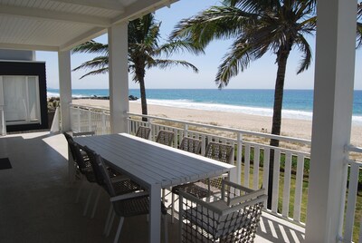 Absolute Beachfront House 3 Levels in Palm Beach