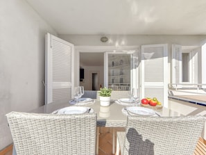 Property, Furniture, Table, Window, Rectangle, Building, Interior Design, Wood, Flooring, Floor