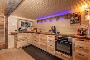 beautiful kitchen on ground floor 