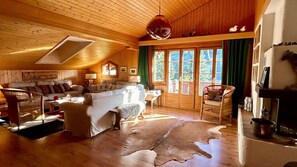 overview of the living room 