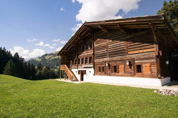 A beautiful chalet among the mountains