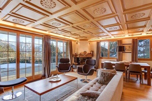 Majestic living room