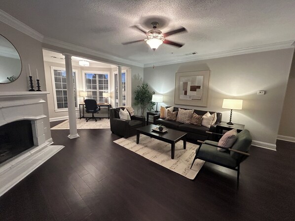 Living Rm with Desk Area