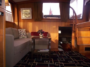 Green Turtle II salon(living area) with full/queen sleeper sofa