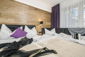 Schlafzimmer - Wow, vom Fenster aus sieht man die Gondel :-D