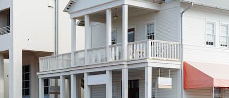 WELCOME TO CENTER STAGE IN SEASIDE, FL - JUST RENOVATED