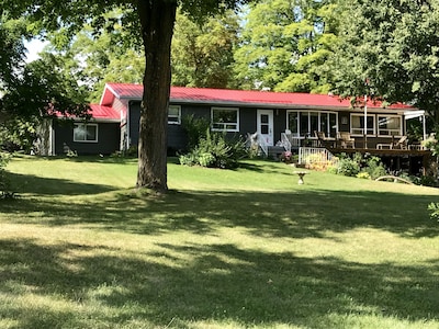 Dragon's Fly Lake House in Bobcaygeon