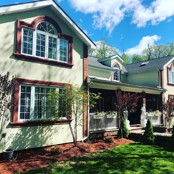 FRONT OF THE HOUSE 