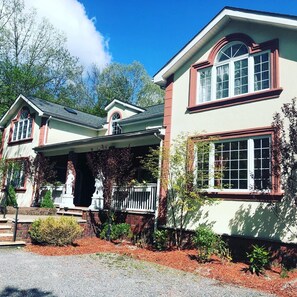 FRONT OF THE HOUSE