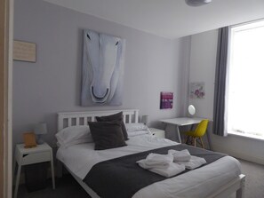 Bedroom 1 Mia'a Place 03