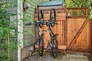 Patio | 2 Bicycles