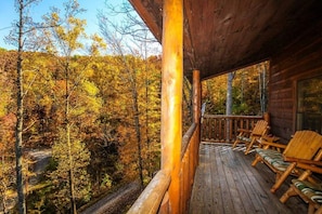 Upper Level Outdoor Deck w/Seating & 2 Person Swing Seat & Beautiful Nature View