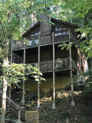 Whispering Creek Upper Deck Under the Stars Jacuzzi & Main Deck Shaded Lounging 