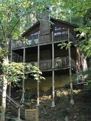 Whispering Creek Upper Deck Under the Stars Jacuzzi & Main Deck Shaded Lounging