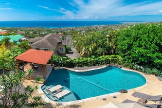 Exceptional Oceanview Home - Heated Pool, Air Conditioning & Stunning Ocean View