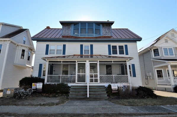 Right Side of Ocean Block Home