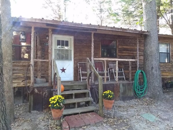 The Lone Star Cabin