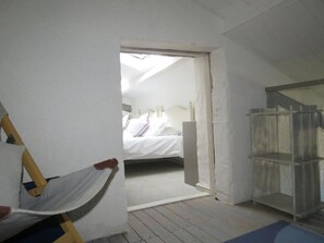 Les Petit Coindries twin bedroom