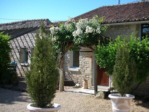 Les Petit Coindries Cottage