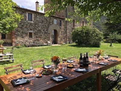 Preciosa masía rural restaurada en la montaña, ideal familias y grupos.