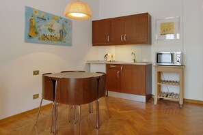Prepare a meal in the equipped kitchenette.