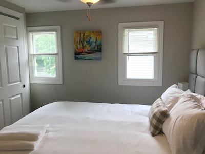2 Bdr ★ 1 King 1 Queen Bed ★ Close to Libertyville