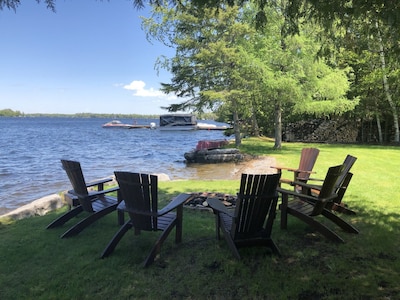 Log home on Sturgeon Lake, Kawarthas