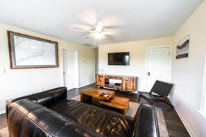 Living area with Smart TV and wi-fi. 