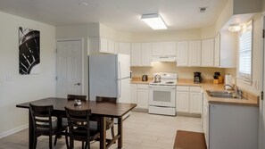 Full Kitchen and Dining Table with Seating For 4