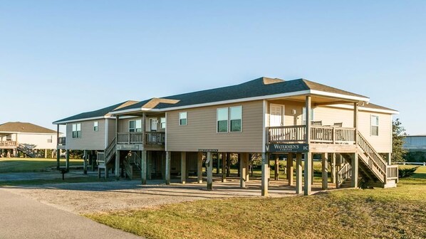 Watermen's Cabanas Exterior