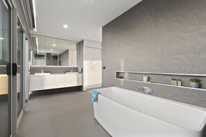 Master Ensuite