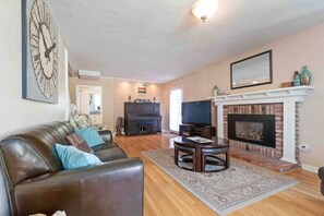Charming 4 bedroom, 4 bathroom home in the heart of Paso Robles