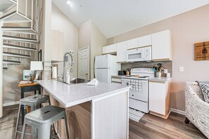 Kitchen | Island w/ 2-Person Dining Bar