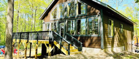 Welcome to Cattail Chalet!