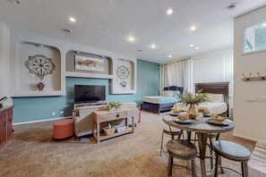 Livingroom, two queen beds, and 4-chair dining room are available along with full washer/dryer