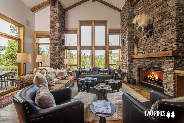 Great Room with Fireplace