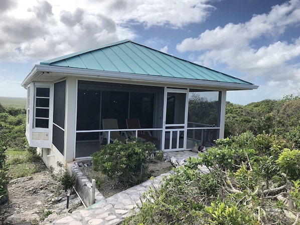 Ridgetop Cottage at Dragon Cay Resort , Mudjin Harbour