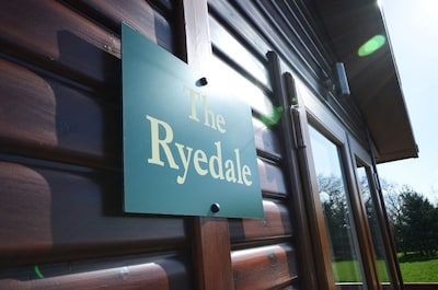 The Ryedale - luxury lodge with hot tub