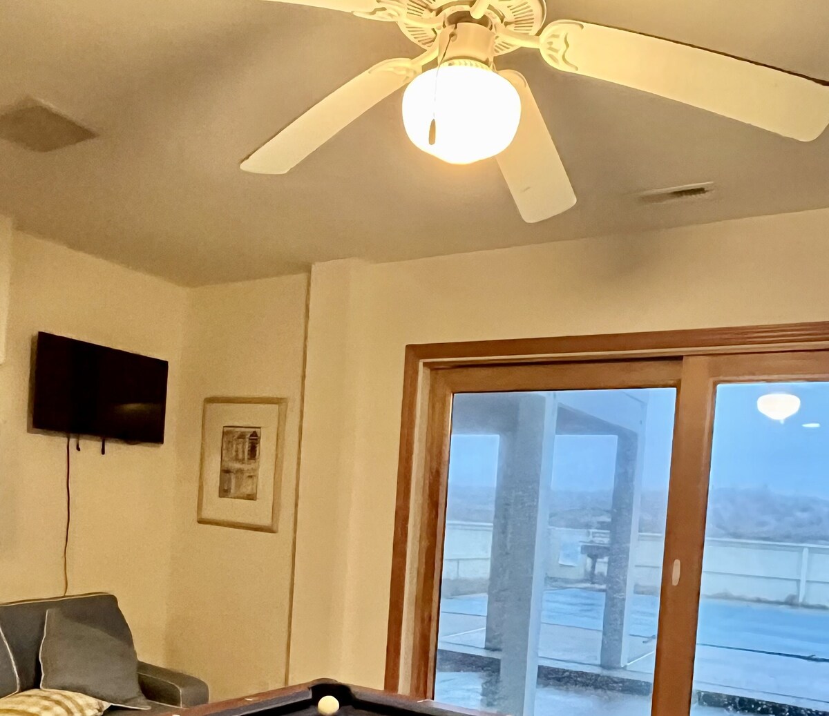 Ocean Front Row, on Beach,Many Updates,Sleeps16,PetFriendly,Private Pool,Hottub