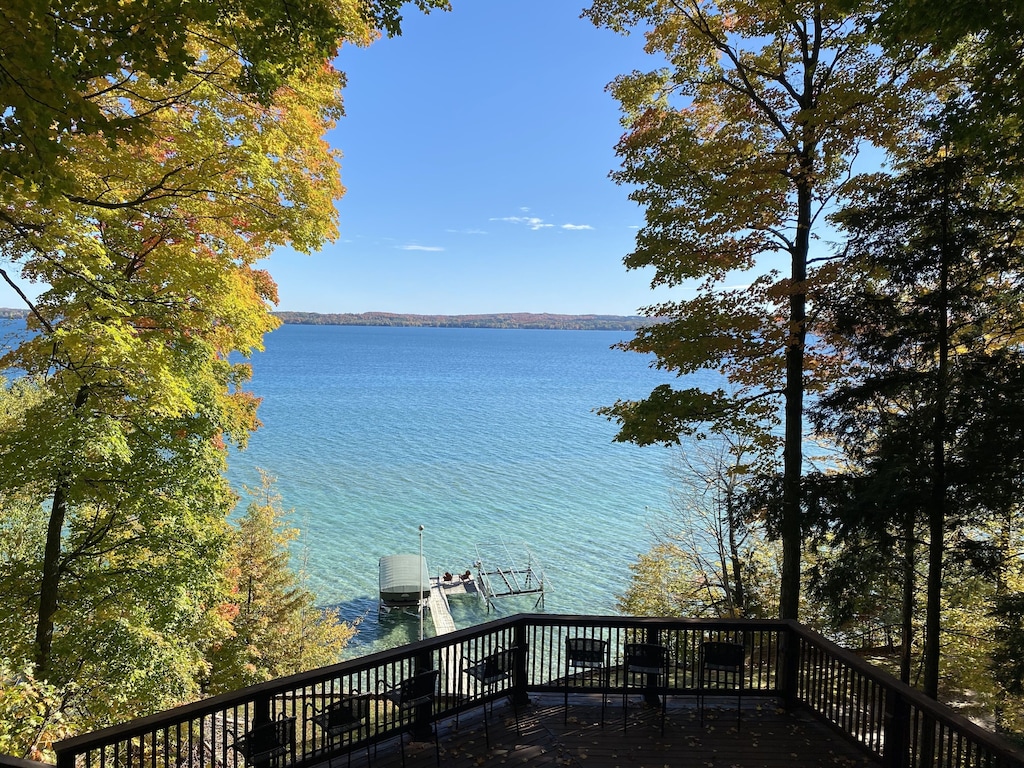 Torch Lake Vacation Rental near Rapid City, MI. Sleeps: 6, 2 Bedrooms, 1 Bath  📷 VRBO