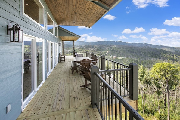 With 3200 sq ft of decking  you will always have a different view