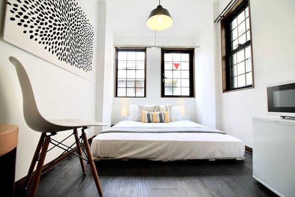 Queen size bed