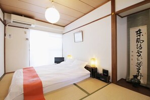 Queen bed size