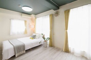 1 Queen Sized Bed