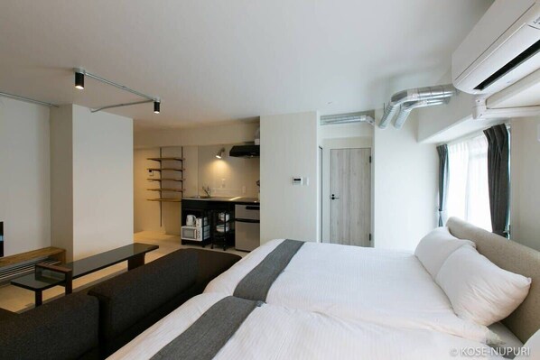 2 Queen size bed