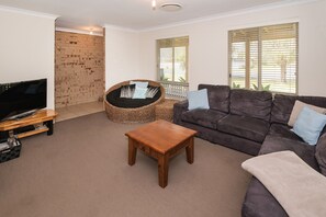 Lounge Room (2)