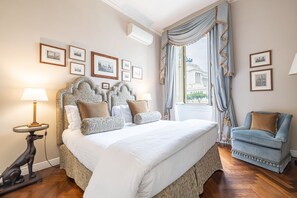 Elegant bedroom #2 offering top views of
Ancient Rome and the iconic Vittoriano