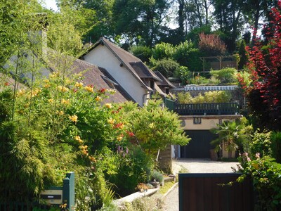 " d'une Eure à l'autre " Une maison de charme paisible dans un jardin