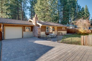 Exterior | Front Patio | Mountain Views